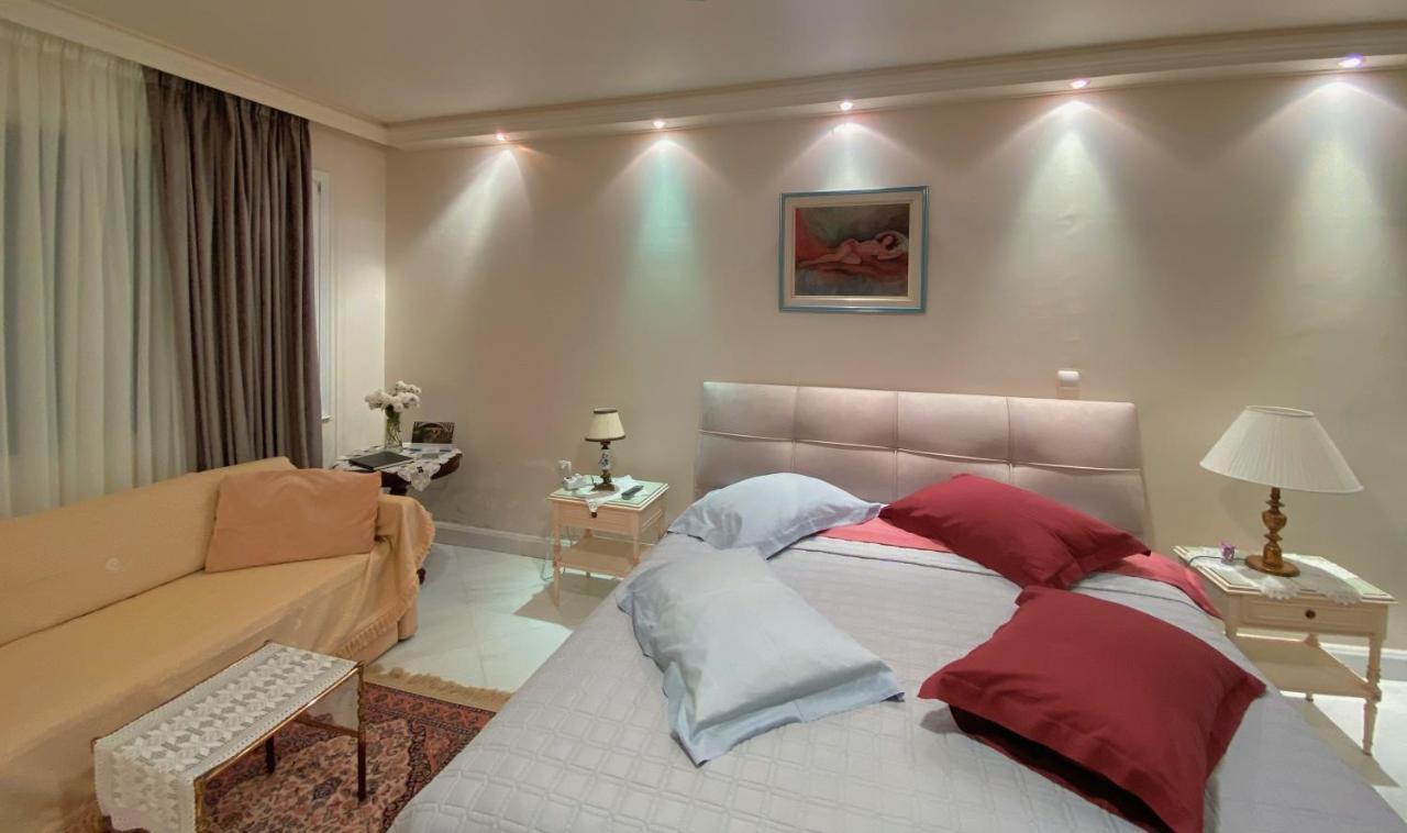 Pendeli's Luxury *